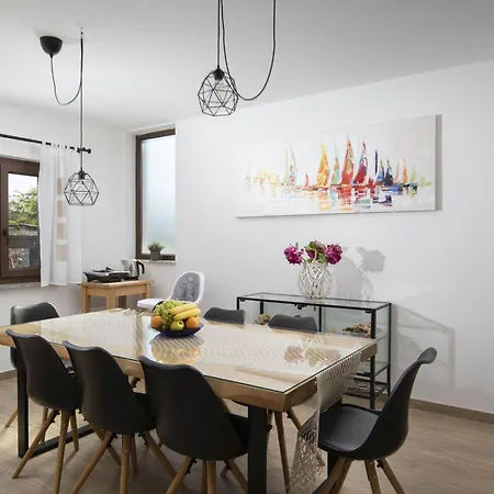 Captains By Interhome *