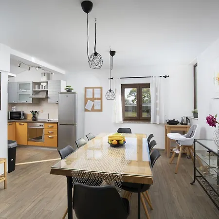 Holiday home Captains By Interhome Vintijan